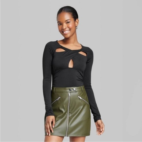 NWT Sexy Black Cross Front Cut Out Bodysuit - Picture 2 of 4